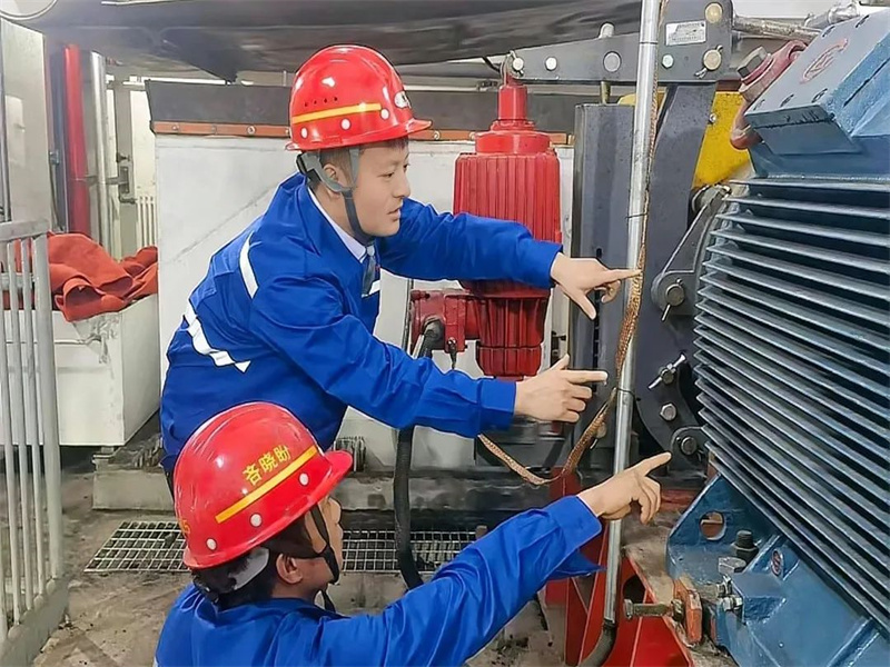 中华网丨侯鹏：在点滴中尽显劳模风采.jpg