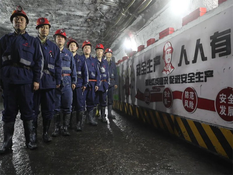 涌鑫安山煤矿综采队：不忘初心跟党走 奋楫扬帆建新功（2）.jpg