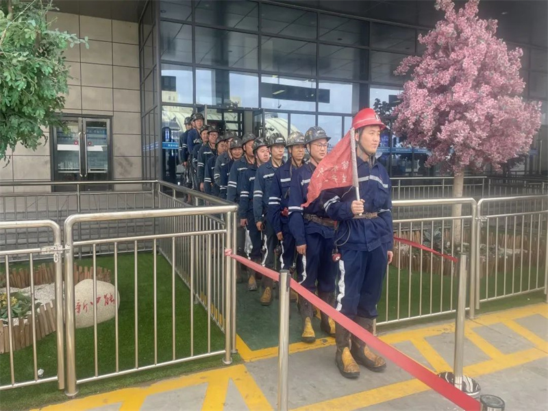 喜讯！中能袁大滩煤矿综采一队获2023年陕西省能源化学地质工会“工人先锋号”荣誉称号（4）.jpg